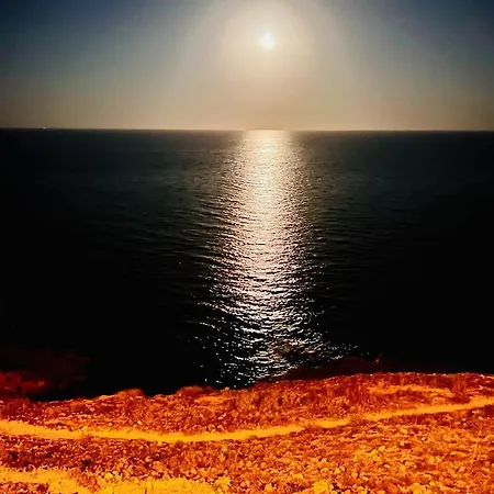 La Caleta Apartment *